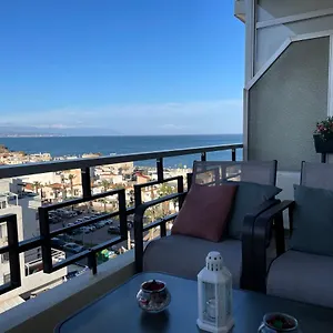 https://apartamento-totalmente-reformado-con-piscina-y-jardines.1costadelsol.com